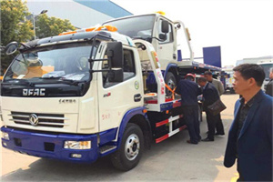 遵义汽车道路救援拖车价格